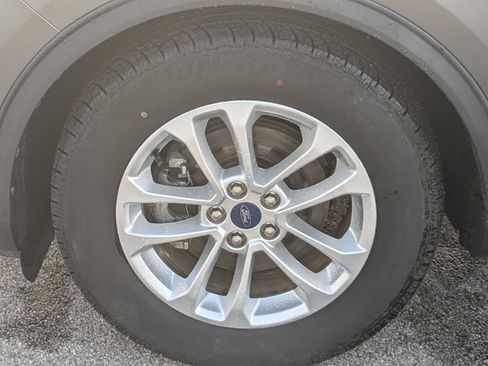Used 2020 Ford Escape SE FWD image 10