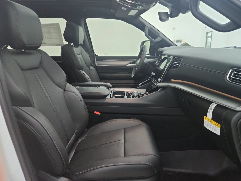 New 2026 Jeep Grand Wagoneer 4WD image 35