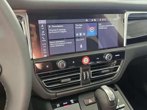 New 2026 Porsche Macan image 16