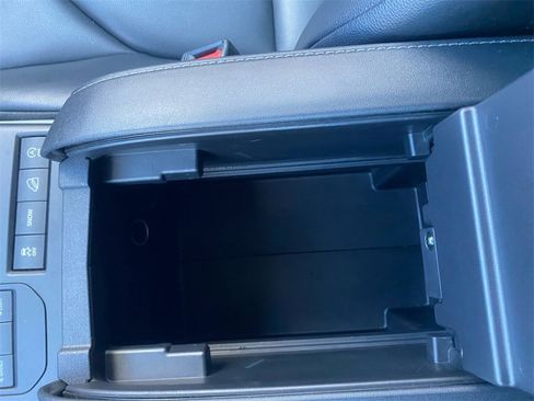 Used 2022 Toyota Highlander XLE image 26