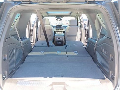 Used 2023 Chevrolet Tahoe Z71 w/ Luxury Package image 44