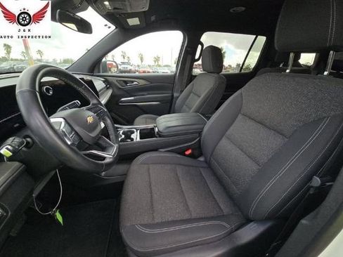 Used 2024 Chevrolet Traverse LT image 10