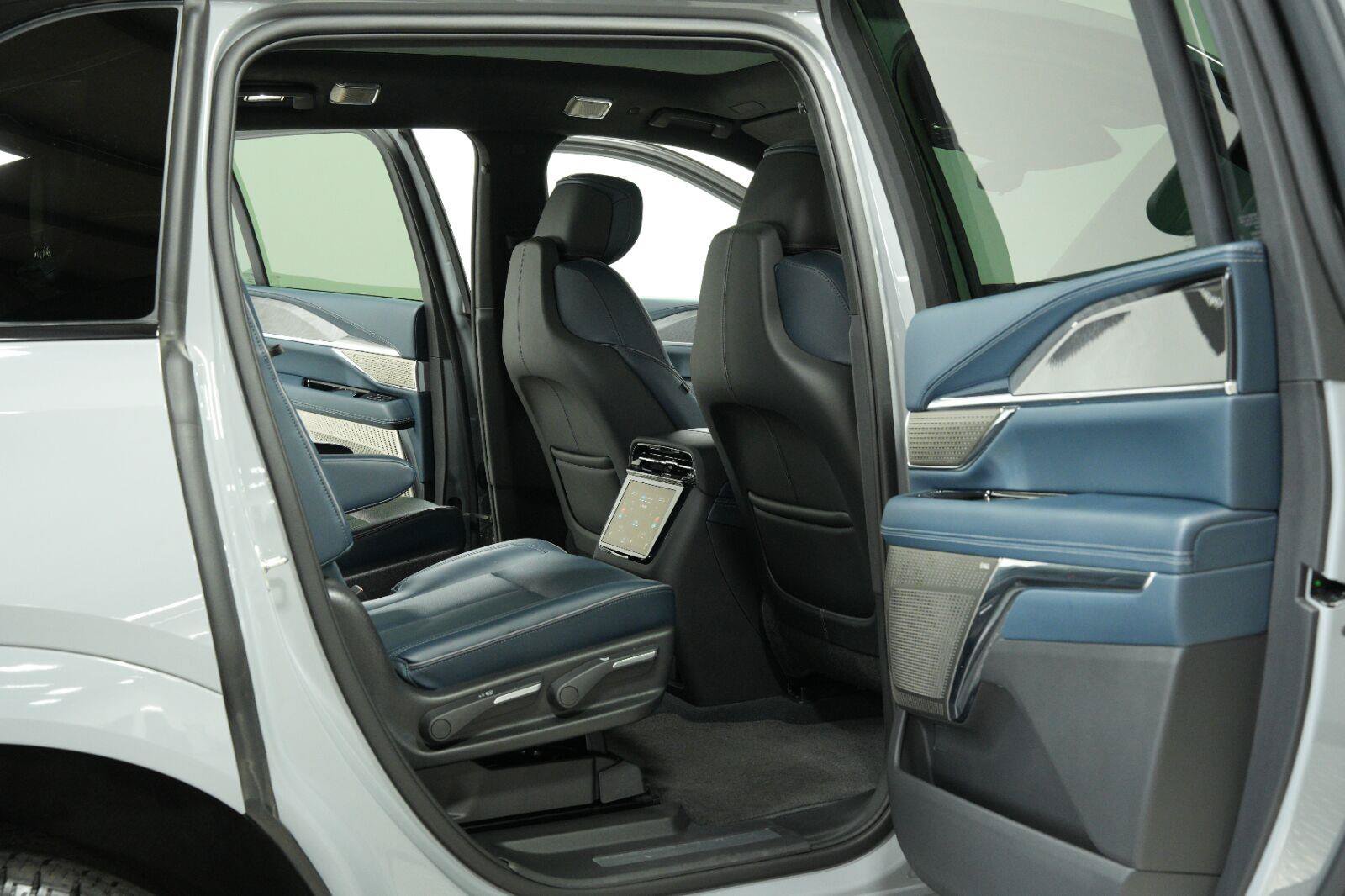 Certified 2026 Cadillac Escalade IQ Sport 2 AWD/4WD image 14