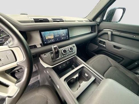 Used 2022 Land Rover Defender 110 AWD/4WD image 25