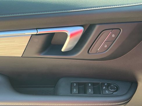 Used 2025 Buick Enclave Preferred FWD image 26