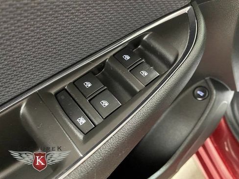 Used 2018 Chevrolet Cruze LT w/ LT Convenience Package FWD image 20