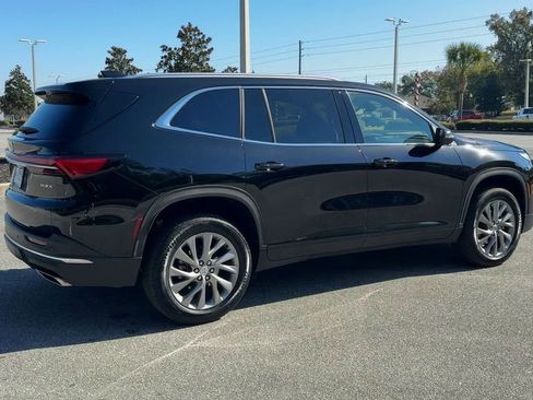 Used 2025 Buick Enclave Preferred image 8