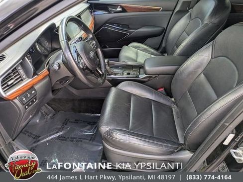 Used 2019 Kia Cadenza Technology FWD image 12