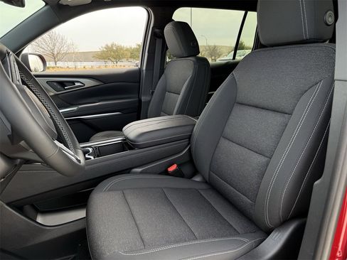 New 2026 Chevrolet Traverse LT image 21