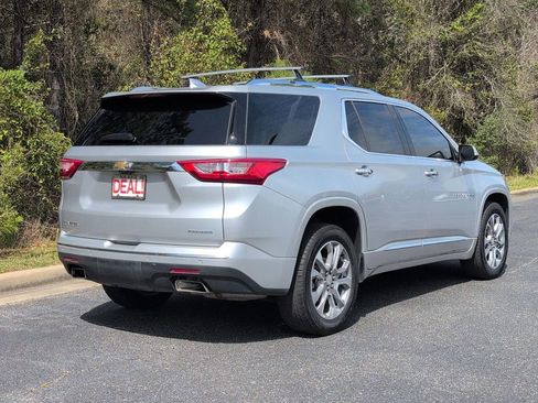 Used 2020 Chevrolet Traverse Premier w/ LPO, Floor Liner Package image 3