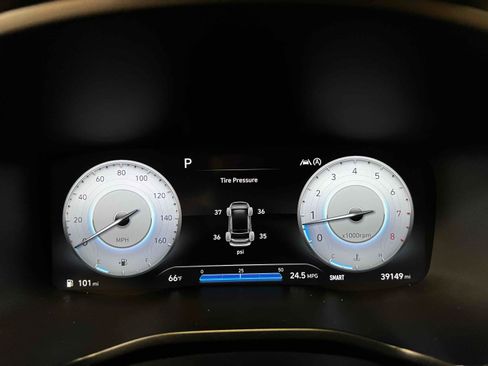 Used 2022 Hyundai Santa Fe SEL w/ Convenience + Premium Package FWD image 9