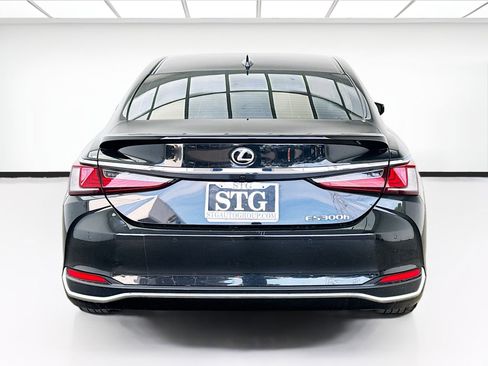 Used 2025 Lexus ES 300h w/ Premium Package image 5
