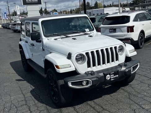 Used 2021 Jeep Wrangler Unlimited Sahara w/ Cold Weather Group AWD/4WD image 3