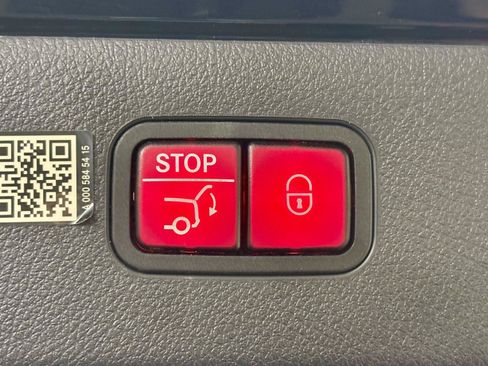 Used 2023 Mercedes-Benz EQS 580 4MATIC Sedan image 46