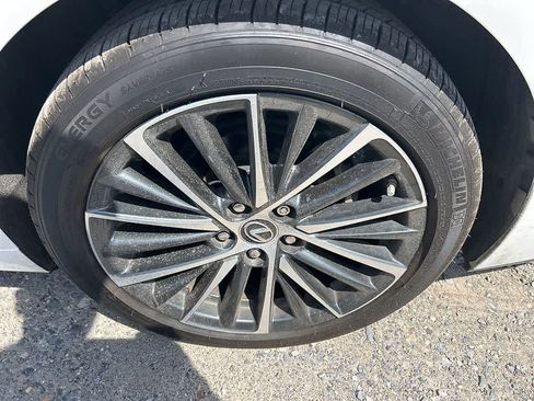 Used 2023 Lexus ES 350 w/ Premium Package FWD image 7