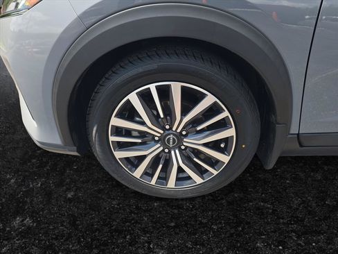 Used 2023 Nissan Kicks SV FWD image 9
