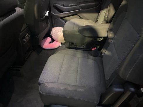 Used 2018 Chevrolet Traverse LT image 13