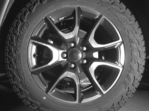 Used 2025 Jeep Compass Trailhawk image 14