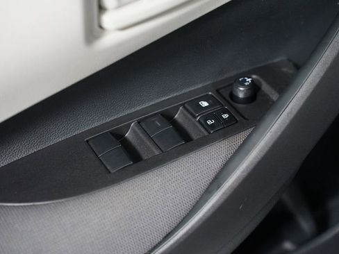 Used 2025 Toyota Corolla LE image 28