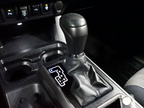 Used 2020 Toyota Tacoma TRD Off-Road w/ Technology Package image 23