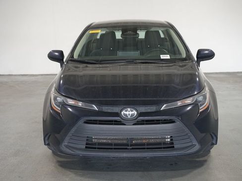 Used 2023 Toyota Corolla LE image 2