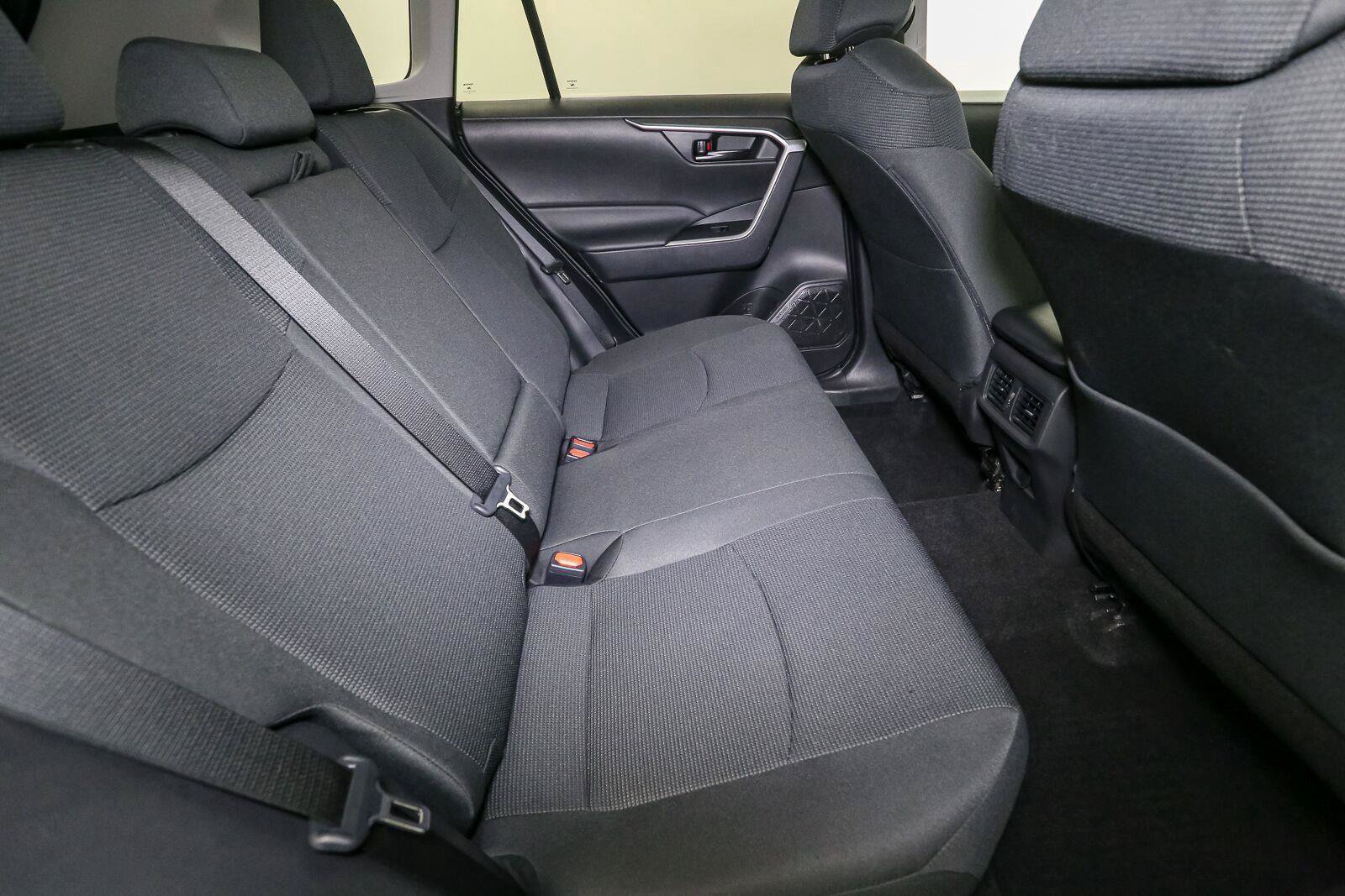 Certified 2024 Toyota RAV4 LE AWD/4WD image 21