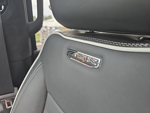 Used 2024 GMC Sierra 2500 AT4X AWD/4WD image 18