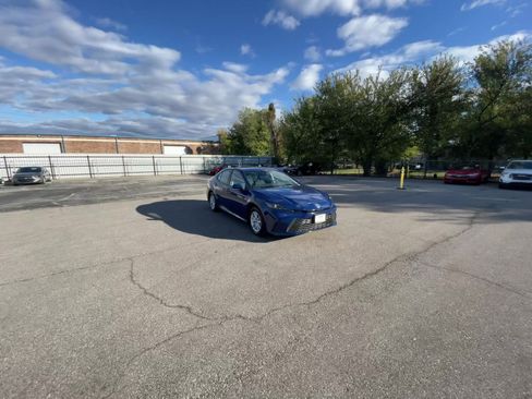 Used 2025 Toyota Camry LE image 14