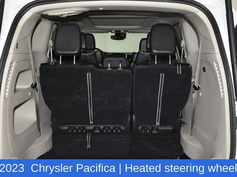 Used 2023 Chrysler Pacifica Limited FWD image 29