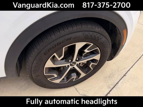 Certified 2025 Kia Sportage EX image 11