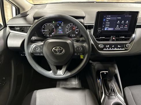 Used 2024 Toyota Corolla LE FWD image 11