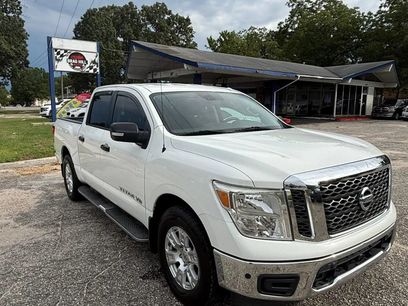 Used 2018 Nissan Titan SV w/ SV Convenience Package