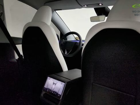 Used 2026 Tesla Model Y 2WD image 41