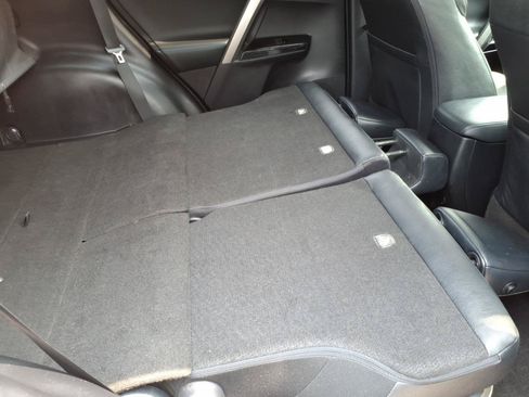 Used 2018 Toyota RAV4 Limited FWD image 28