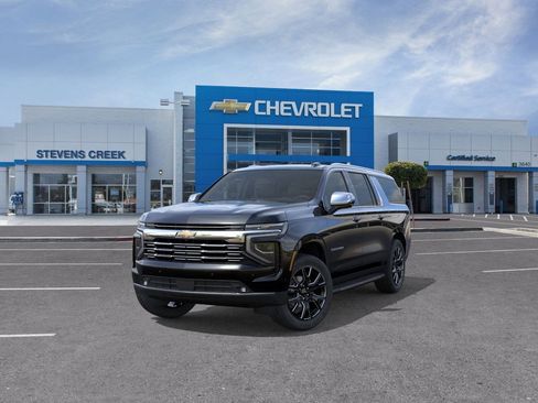New 2025 Chevrolet Suburban Premier image 8