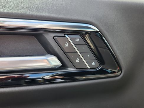 New 2026 Chevrolet Suburban Premier image 20