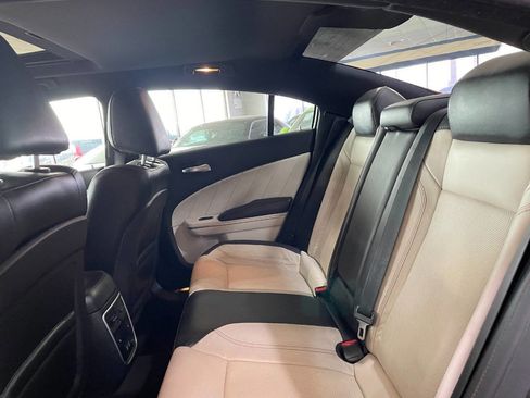 Used 2015 Dodge Charger SXT w/ AWD Plus Group image 18