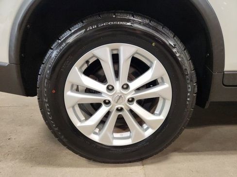 Used 2016 Nissan Rogue SV AWD/4WD image 26