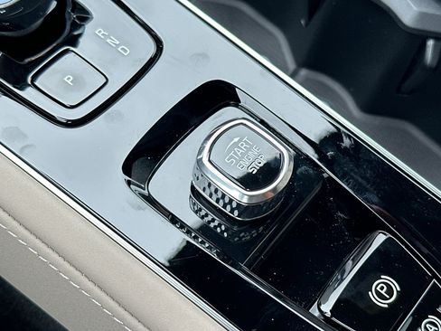 New 2026 Volvo XC90 T8 Plus w/ Protection Package Premier AWD/4WD image 19