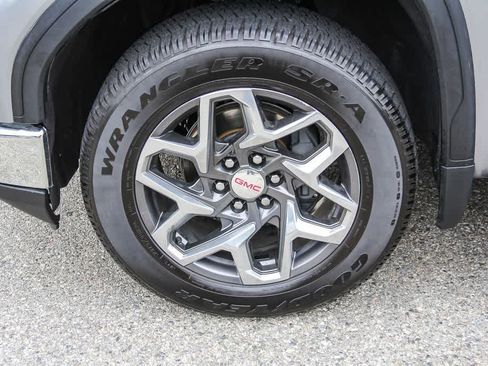 Used 2024 GMC Sierra 1500 SLT w/ SLT Premium Plus Package AWD/4WD image 9