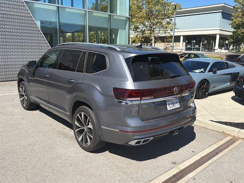 Used 2024 Volkswagen Atlas SEL Premium R-Line AWD/4WD image 8
