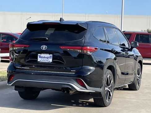 Used 2022 Toyota Highlander XSE FWD image 4