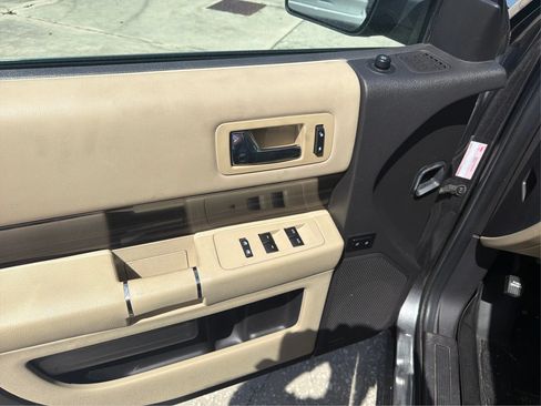 Used 2018 Ford Flex SEL w/ Equipment Group 202A FWD image 18