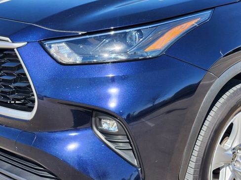 Used 2023 Toyota Highlander LE image 6
