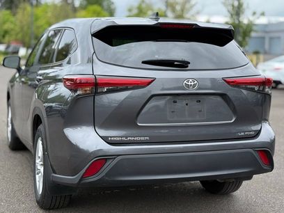 Used 2023 Toyota Highlander LE