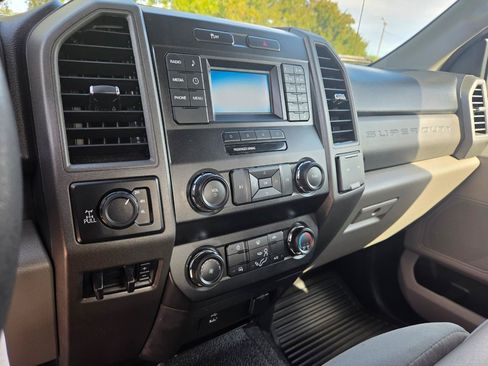 Used 2019 Ford F250 XL w/ Power Equipment Group AWD/4WD image 13