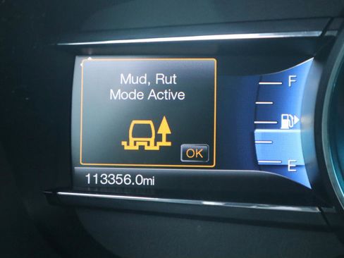 Used 2017 Ford Explorer XLT w/ Equipment Group 202A AWD/4WD image 91