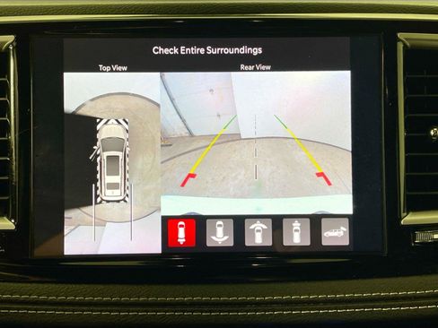 Used 2024 Chrysler Pacifica Limited FWD image 6