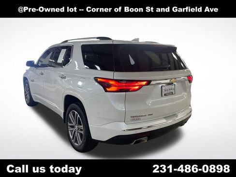 Used 2023 Chevrolet Traverse High Country AWD/4WD image 3