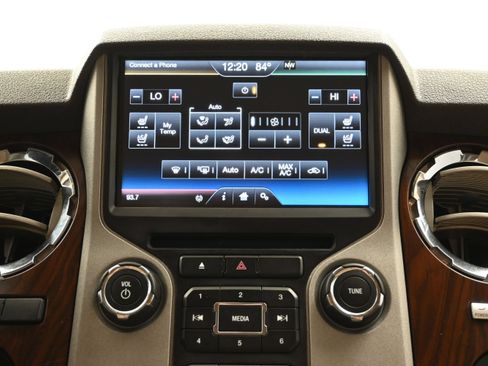 Used 2015 Ford F250 Lariat w/ Lariat Interior Package AWD/4WD image 35